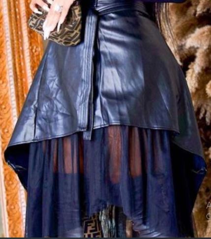 Pressure skirt