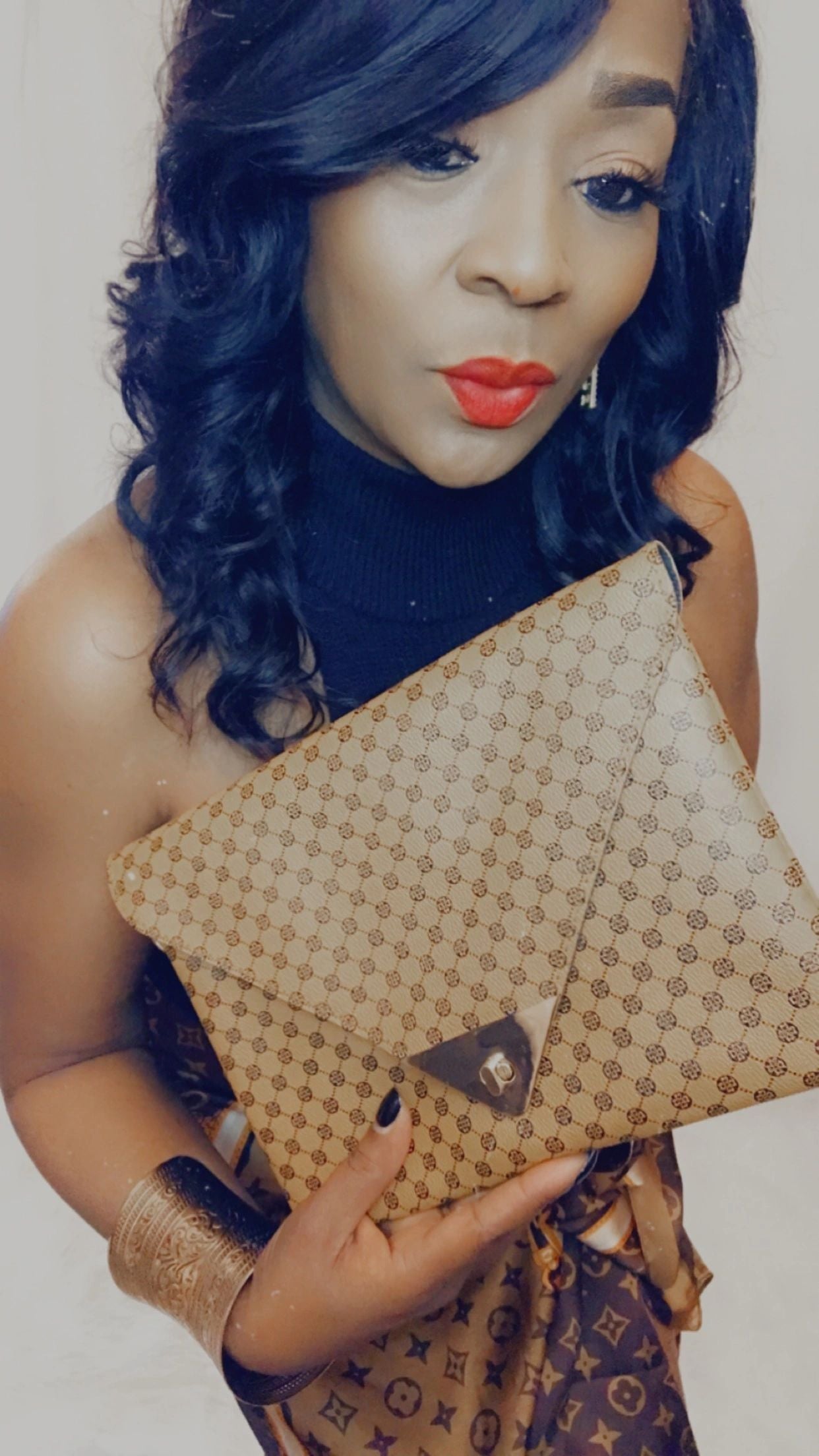 TAN CLUTCH